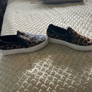 Ugg Pull-On Slip-On Leopard Shoe